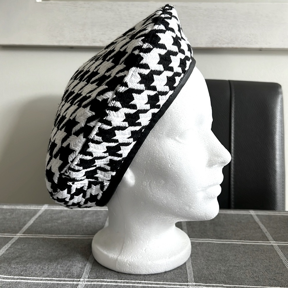Gorgeous Houndstooth Tam Reversible to Black able to be tightened leather rim.